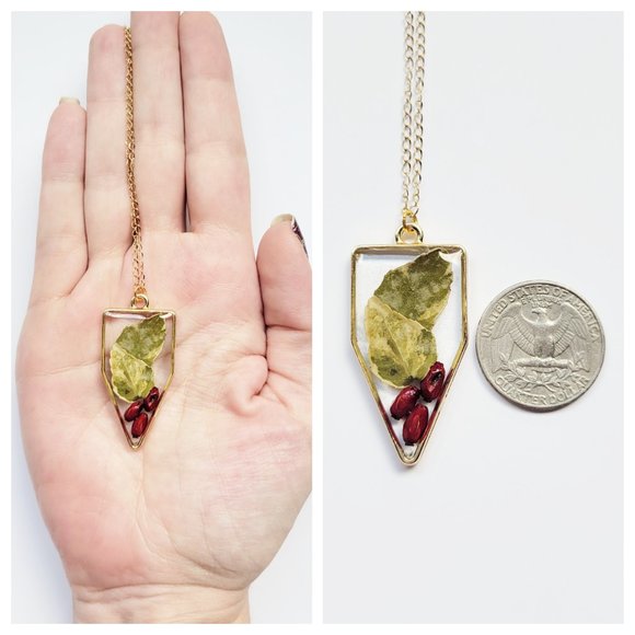 Handnade Pendant Necklace Green Red and Gold Pressed Dried Leaves and Berries - Picture 6 of 10